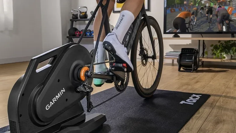„Garmin“ pristato tris naujienas dviratininkams: nuo išmaniojo treniruoklio iki pažangių dviračių kompiuterių
