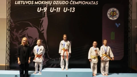 Panevėžio sporto centro dziudistai Lietuvos mokinių čempionate iškovojo 19 medalių