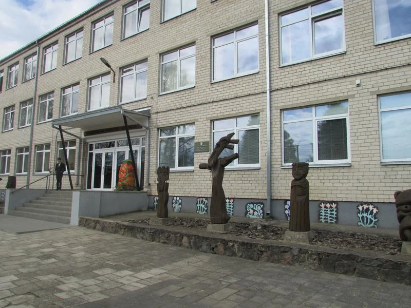 Naujamiesčio gimnazija – 2017 m. brandos egzaminų bazinė mokykla Panevėžio rajono savivaldybėje