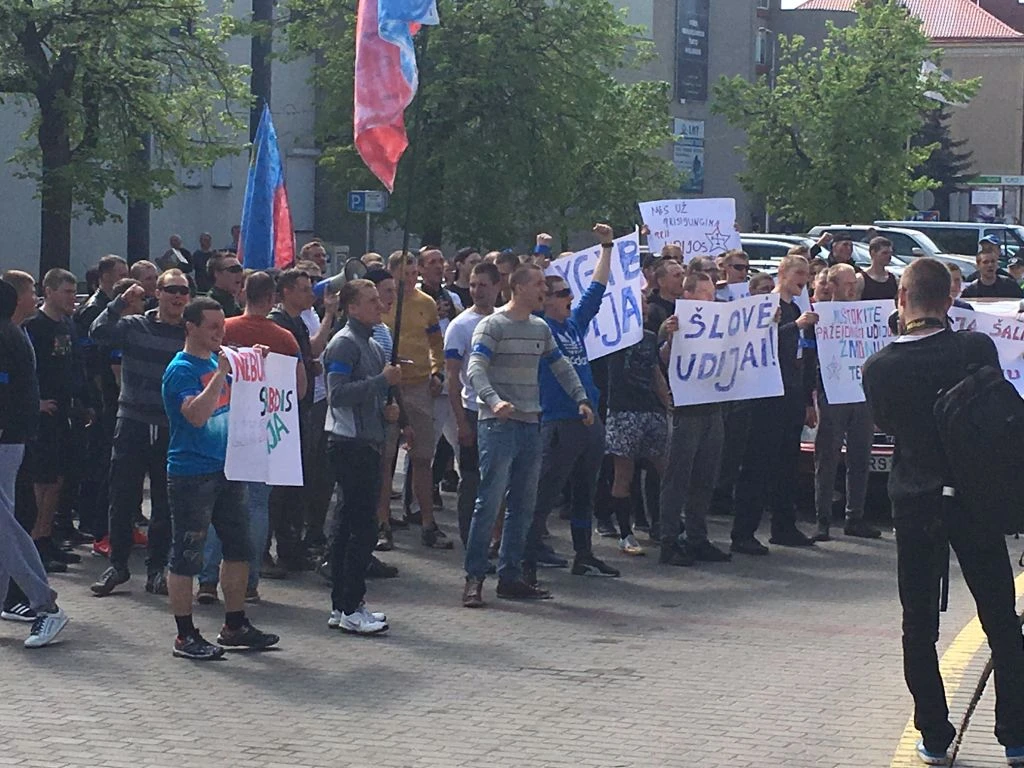 „Karaliaus kirtis“: piketas prie Savivaldybės