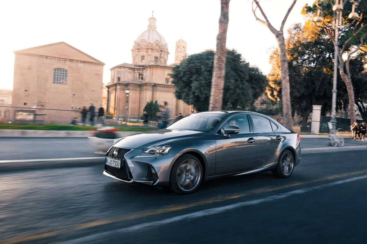 Lexus IS 200t