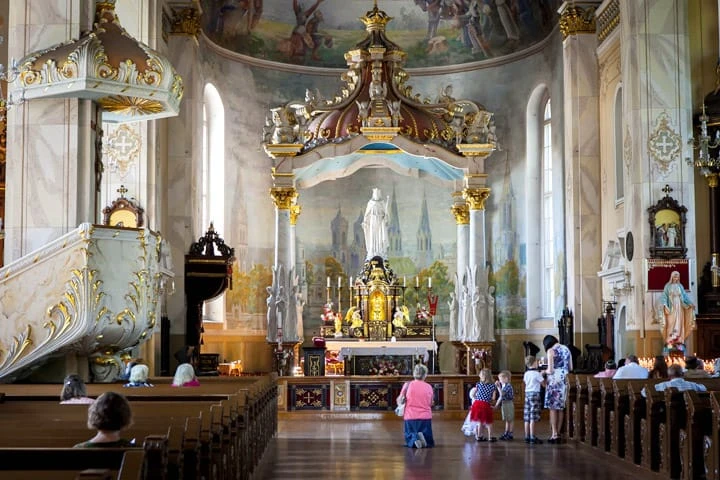 Didžiosios Savaitės ir Velykų pamaldų tvarka Panevėžio Kristaus Karaliaus katedroje