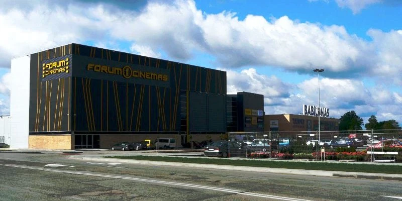 Panevėžio PC „Babilonas“ valdytojai uždrausta iš patalpų iškeldinti kino teatrą „Forum cinemas“