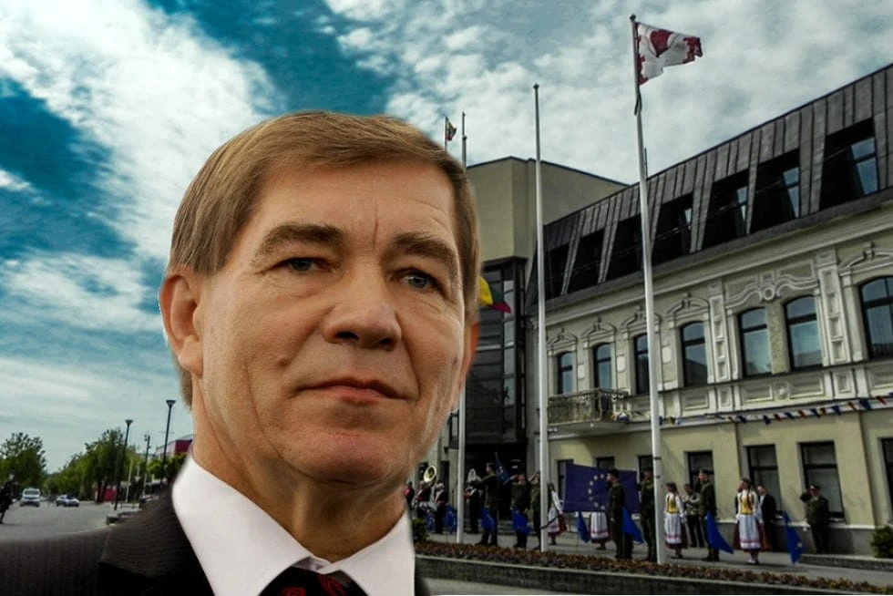 Bendražygius išdavusiam P.Luomanui – mero kėdė. Tiesa, laikinai