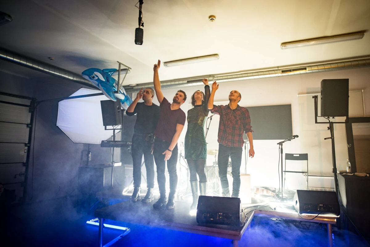Grupė „WhaleSounds” kelia bangas
