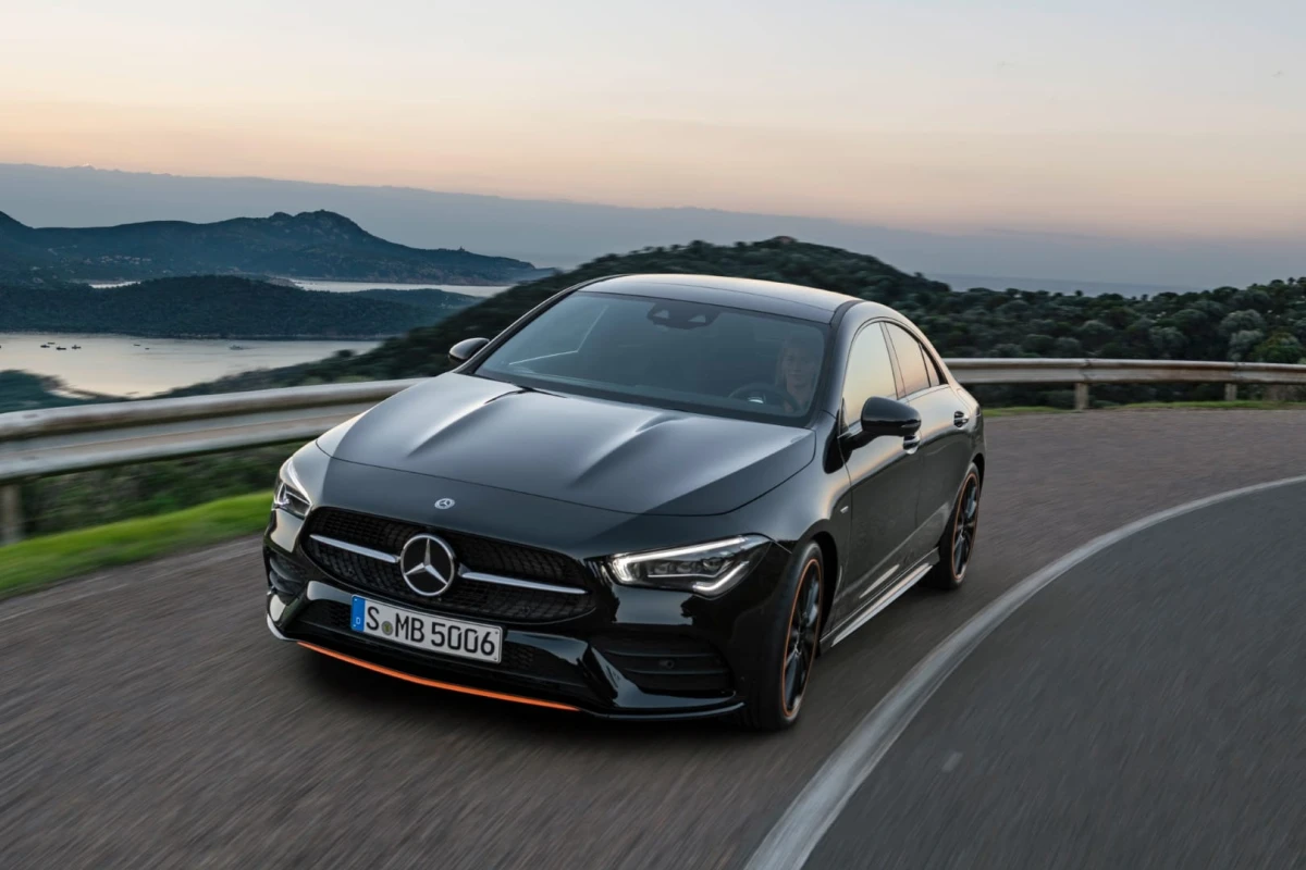 Naujasis „Mercedes-Benz CLA“ – apginkluotas dirbtiniu intelektu
