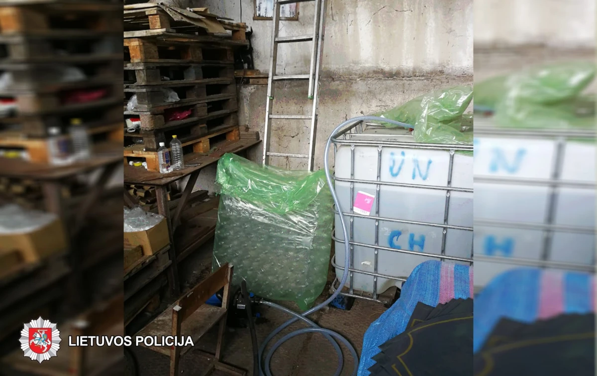 Panevėžio rajono gyventojo namuose policija surado beveik toną neteisėtai laikomo alkoholio