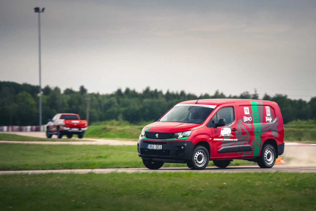 Peugeot Partner 4x4 Dangel10