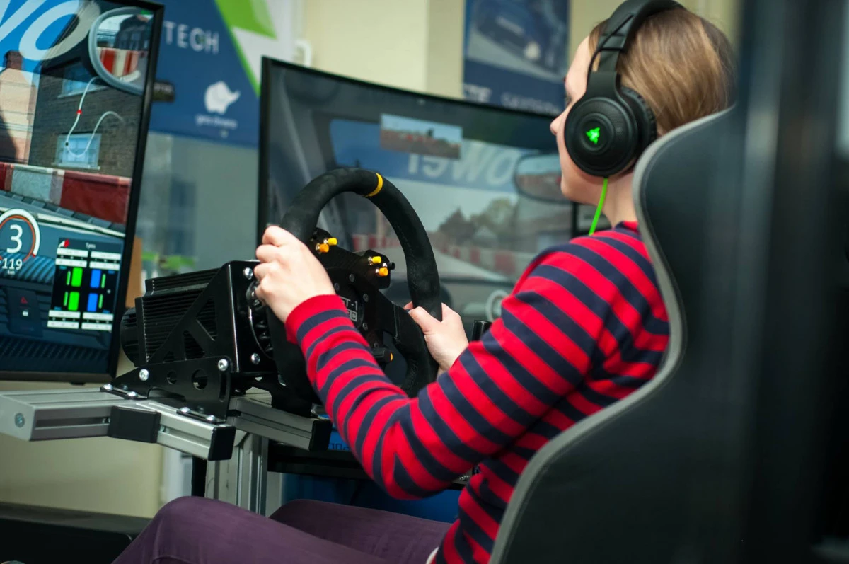 Lenktyniu simuliatorius 1 Vytauto Pilkausko nuotrauka teises suderintos