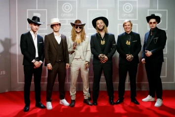 Naujausias Flying Saucer Gang klipas dainai „Gauja“ nukels  jus į kompiuterinių žaidimų pasaulį, o video pabaigoje laukia  staigmena, kurią Gamka (Germanas Daškevičius) turėjo  kruopščiai sl