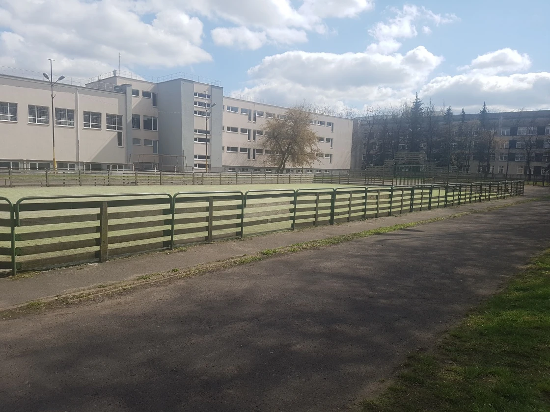 Ministerija skyrė lėšų Vytauto Žemkalnio gimnazijos stadiono atnaujinimui