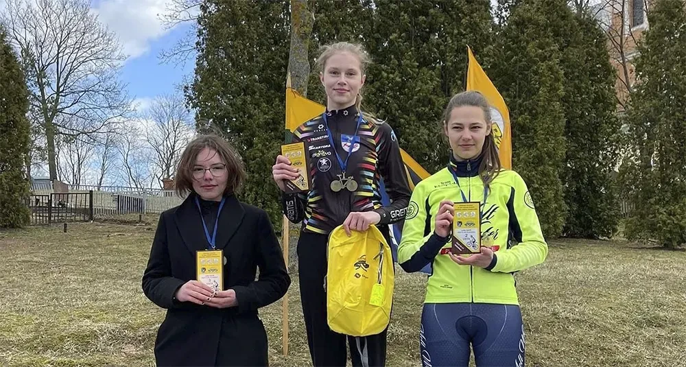 Panevėžio sporto centro ugdytinės atidarė dviračių plento varžybų sezoną