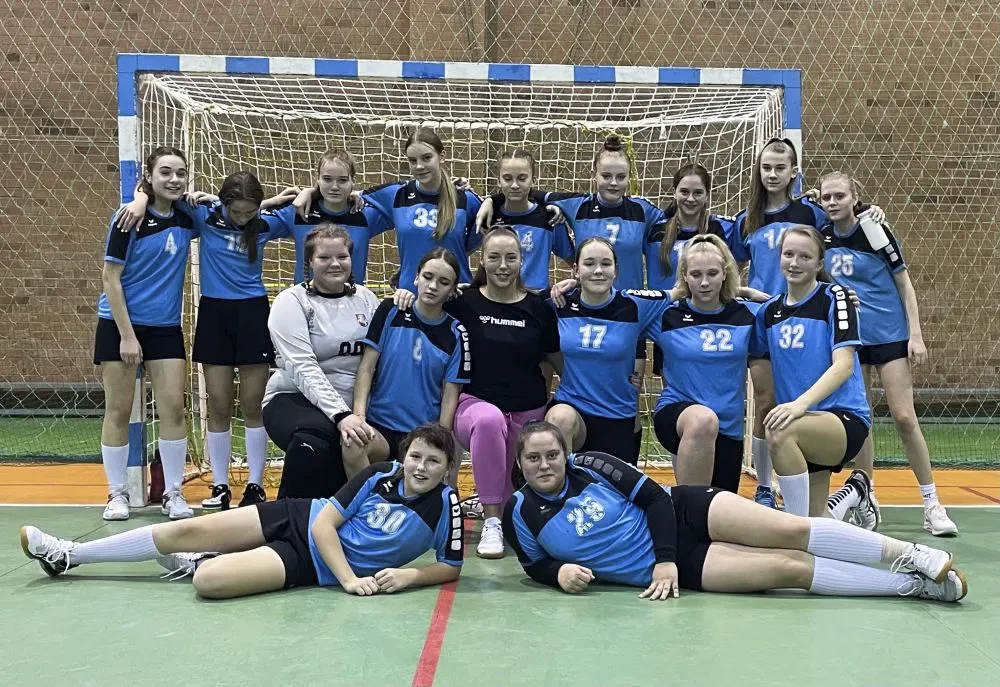 Panevėžio sporto centro rankininkės džiaugiasi pasiekimais