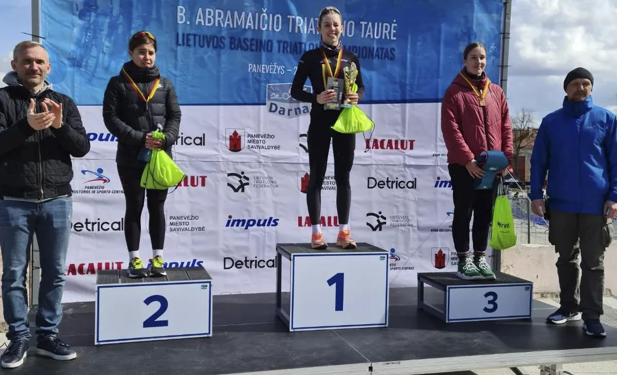 Raimundo Sargūno gimnazijos triatlonininkai tapo čempionais