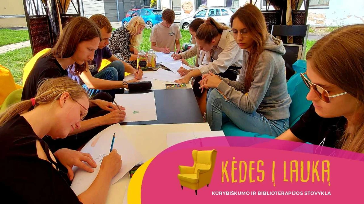 Kėdes į lauką