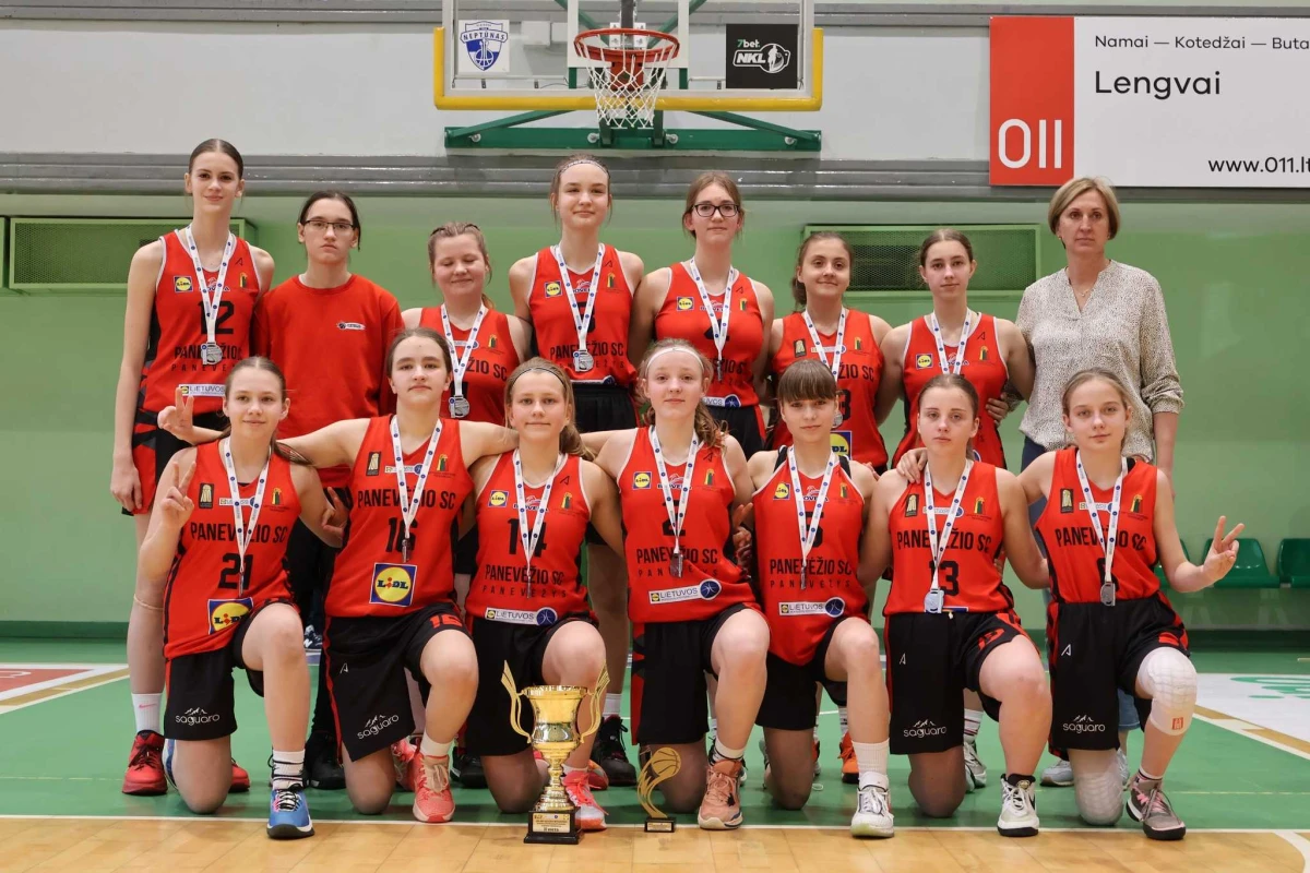 Panevėžio sporto centro krepšininkių rankose – sidabras
