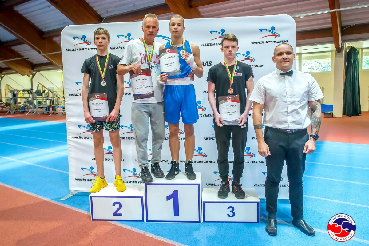 Panevėžio sporto centro ugdytiniai Lietuvos jaunučių bokso čempionate užėmė prizines vietas
