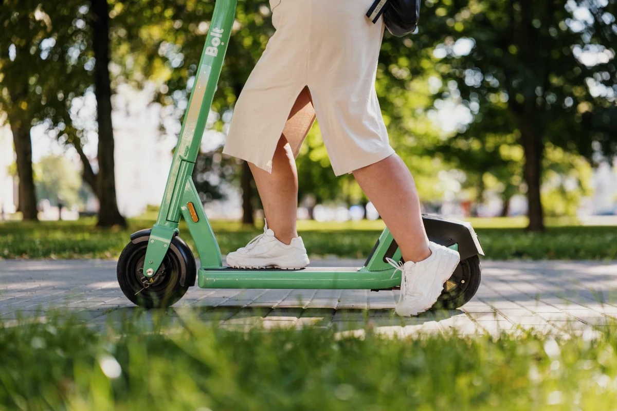 Dieną be automobilio – 1000 nemokamų el. paspirtukų visoje šalyje