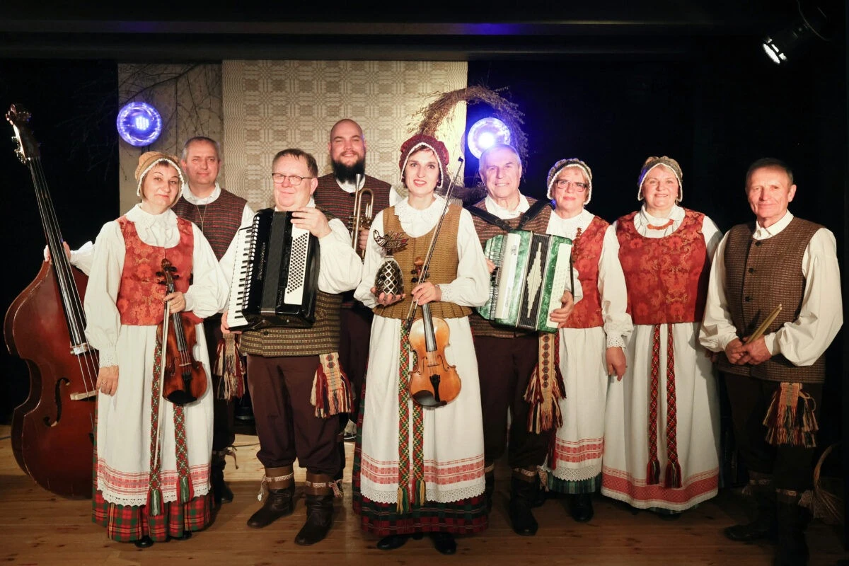Paįstrio kraštą aplankė „Aukso paukštė“: apdovanota liaudiškos muzikos kapela