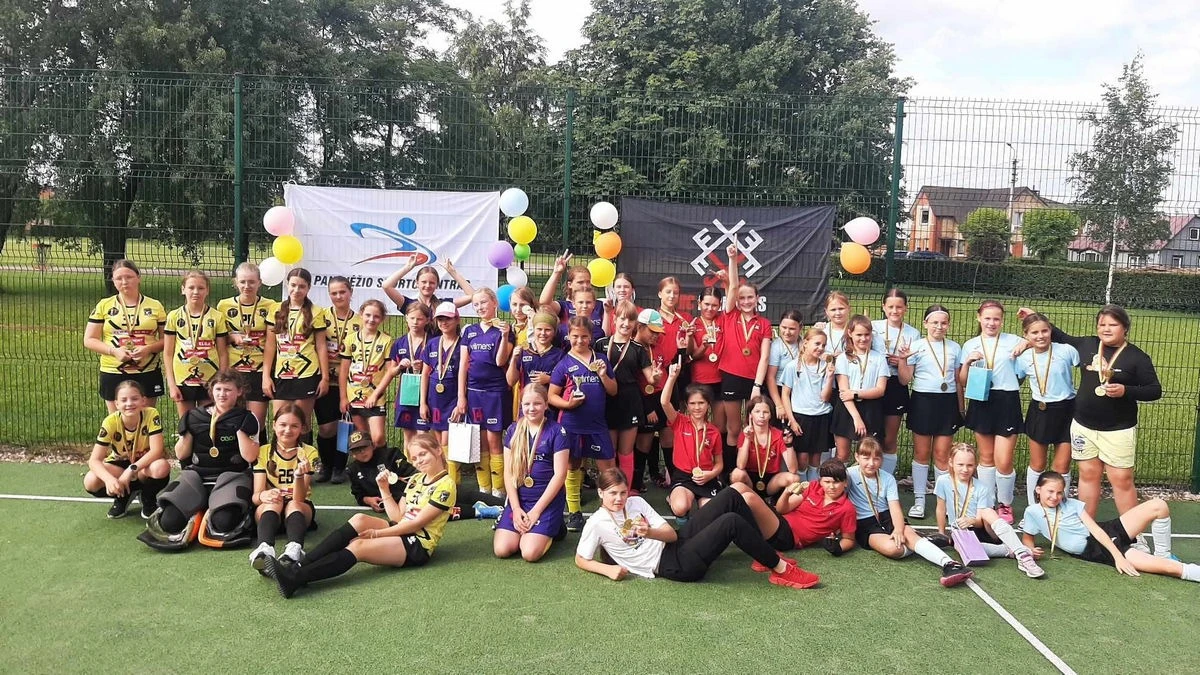 Panevėžio sporto centro žolės riedulio žaidėjams – sėkmingas sezonas