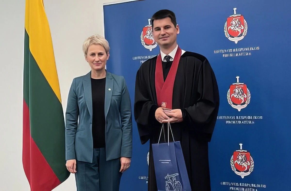 Lietuvos Respublikai prisiekė naujas prokuroras Mindaugas Ražauskas