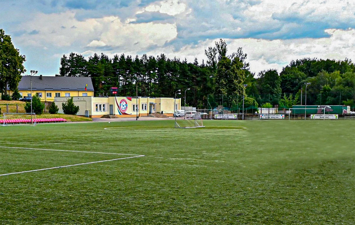 Prasideda Smėlynės g. esančio futbolo stadiono remonto darbai