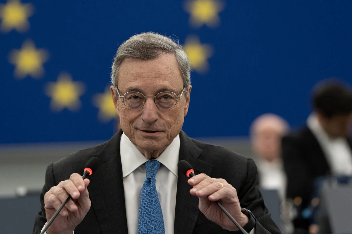 M. Draghi Europos Parlamente: „Europa turi rinktis tarp paralyžiaus arba integracijos“