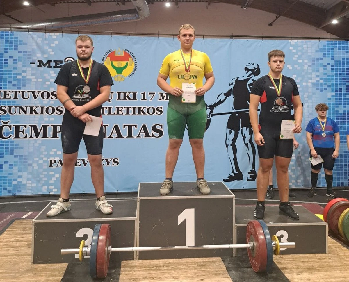 Raimundo Sargūno sporto gimnazijos sunkiaatlečiai iškovojo visų spalvų medalius