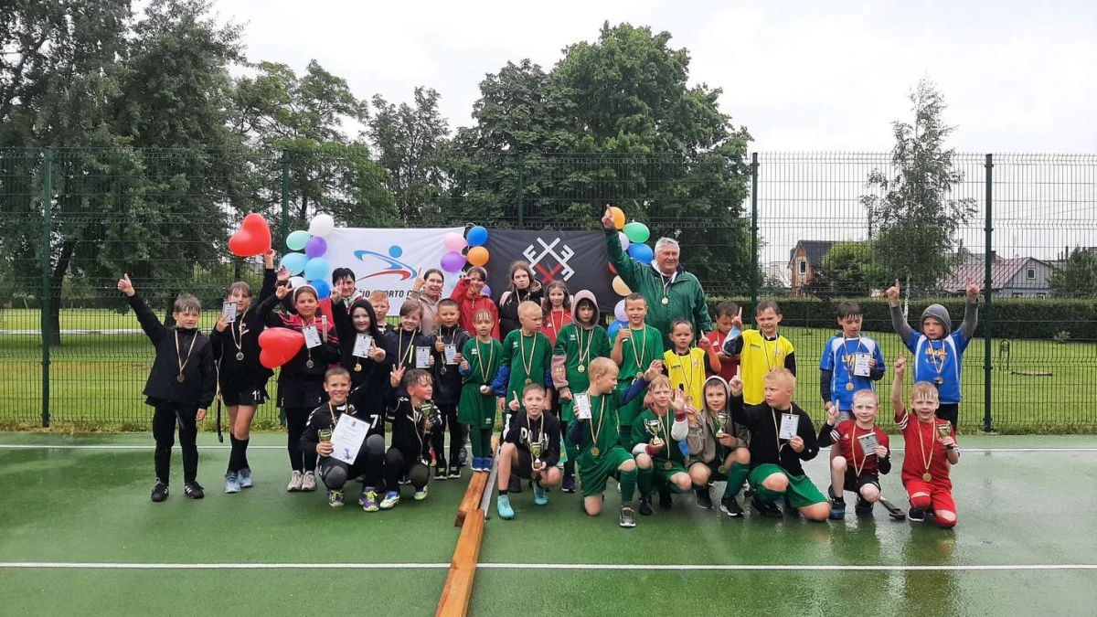 Panevėžio sporto centro ugdytiniai – žolės riedulio turnyro nugalėtojai
