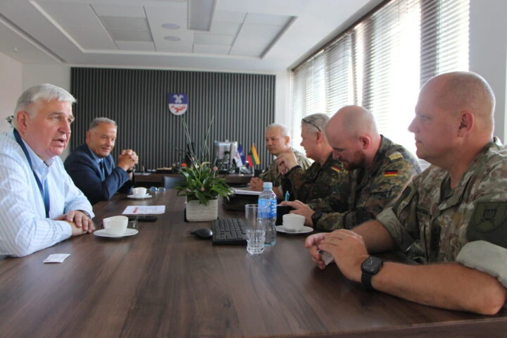 Kariškių vizitas Panevėžio rajone: pasirengimas būsimoms pratyboms „Pasitikėjimas 2025“