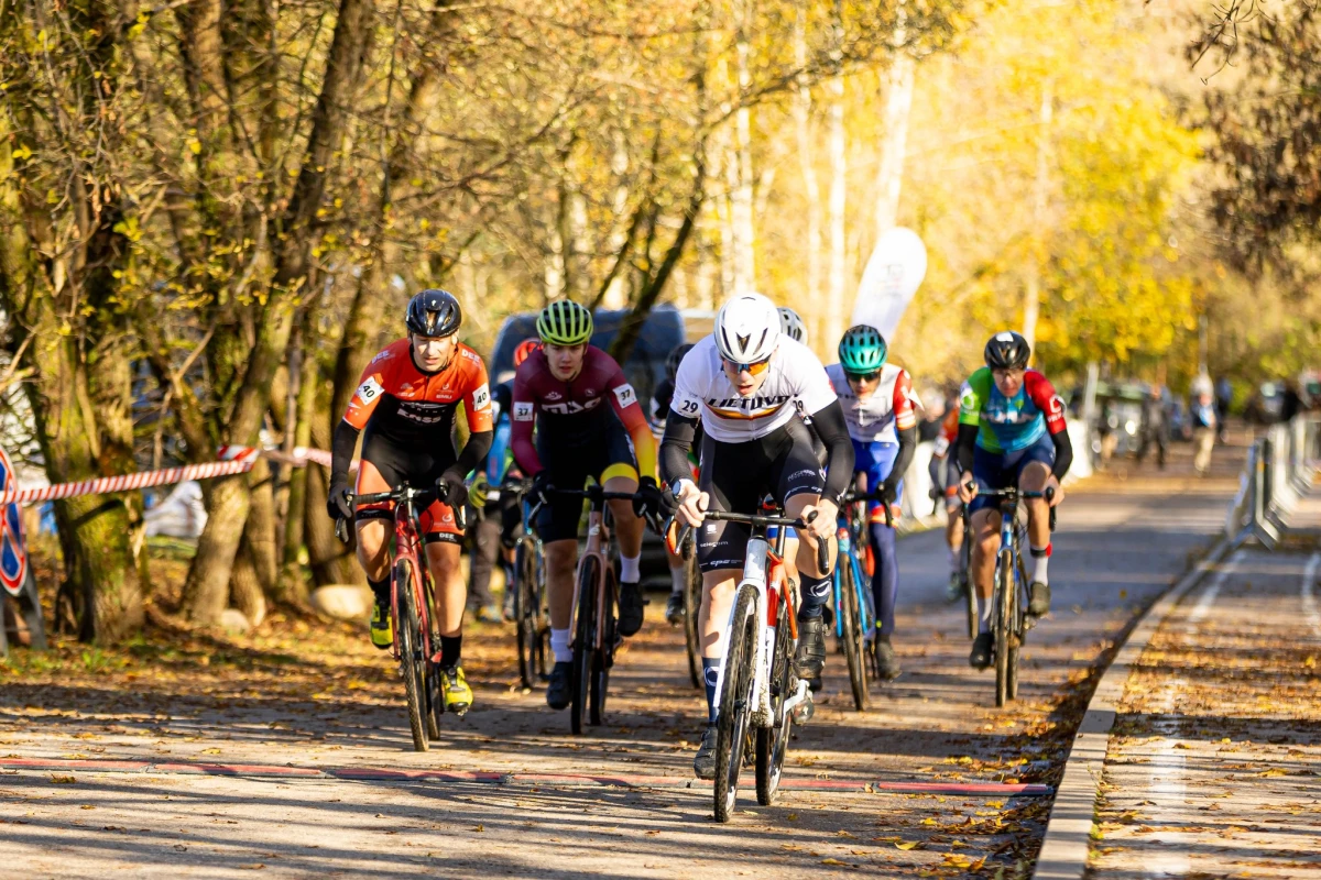 Panevėžio dviratininkai sėkmingai pasirodė tarptautinėse „Velo CX“ varžybose