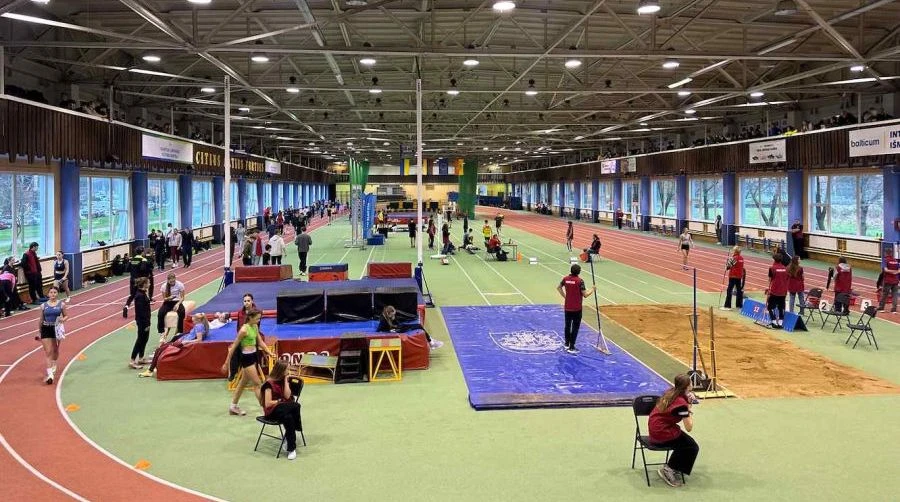Panevėžio sporto centro lengvaatlečiai sėkmingai pasirodė tarptautinėse varžybose „Maniežo taurė 2025“