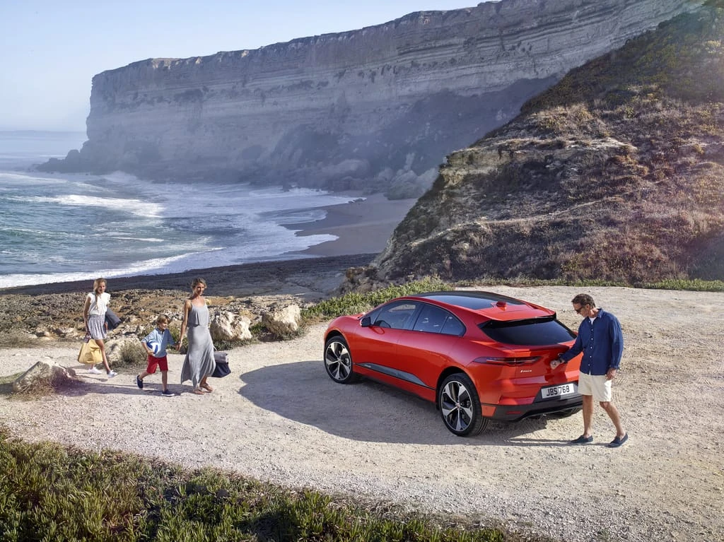 Elektrinė revoliucija: pristatytas „Jaguar I-Pace“
