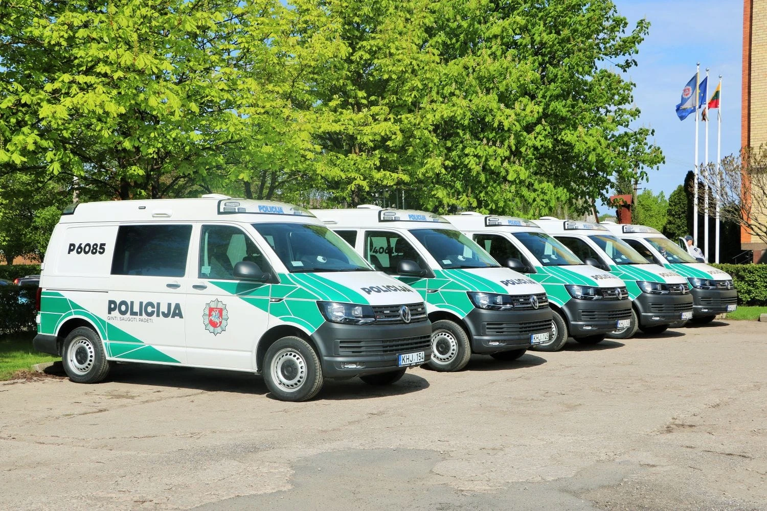 Į gatves išriedėjo nauji modernūs policijos automobiliai