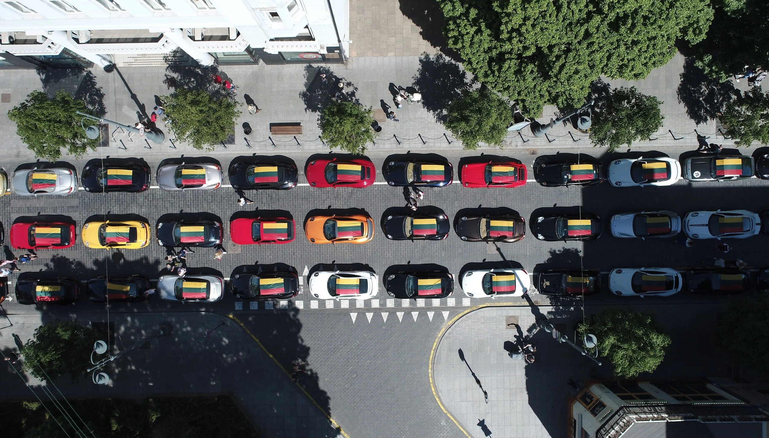 „Porsche“ gerbėjai Lietuvos šimtmetį pažymėjo ypatingai