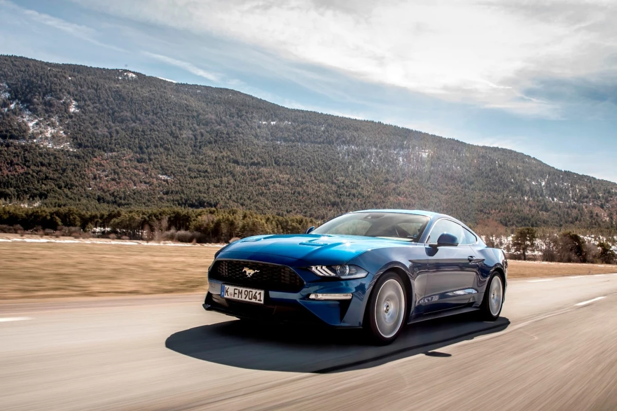 2018FordMustang Lightning Blue 019