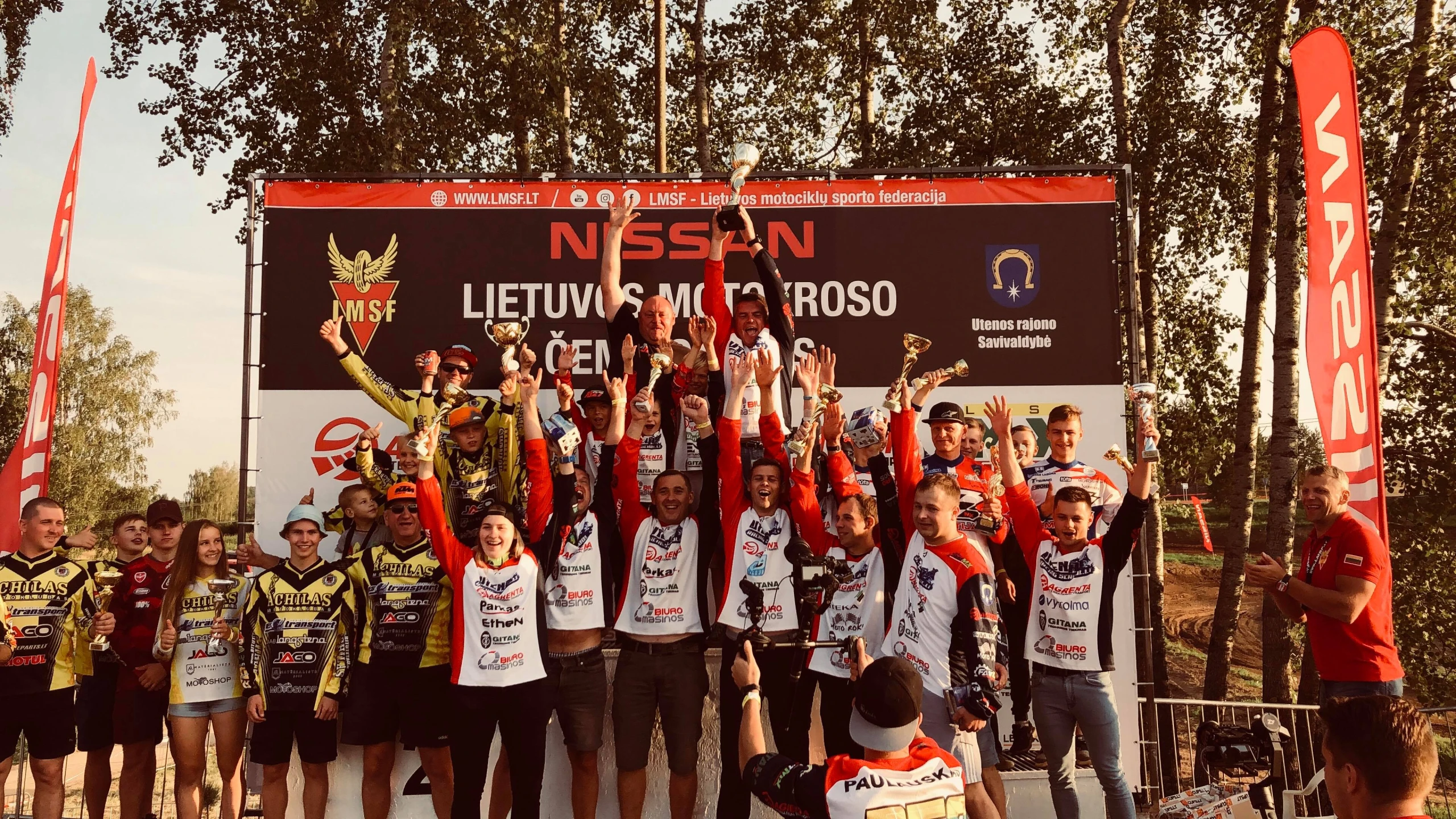 Motokroso sezono finiše – atkaklios kovos su pasaulio čempionato dalyviais