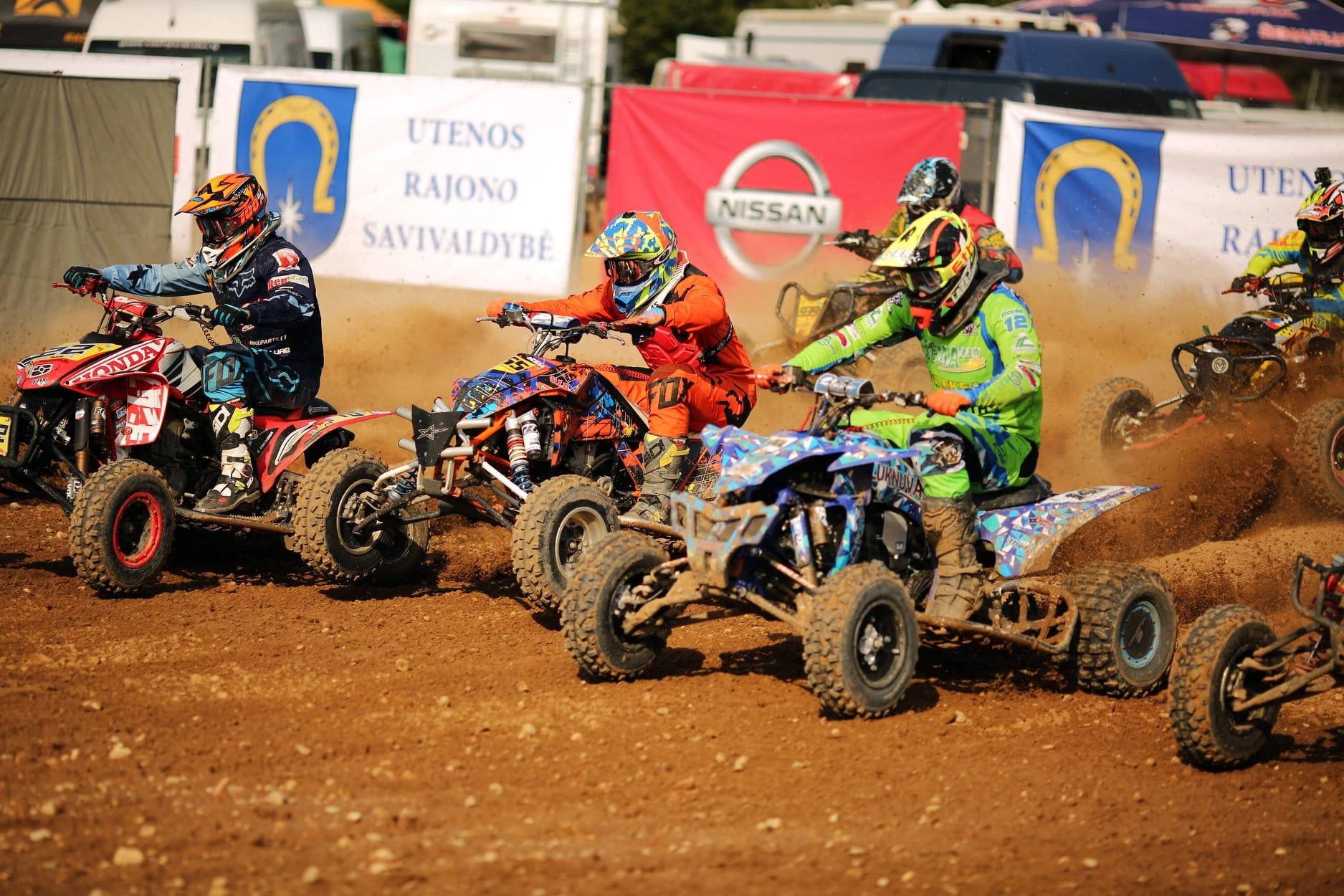 Motokroso sezono finiše – atkaklios kovos su pasaulio čempionato dalyviais