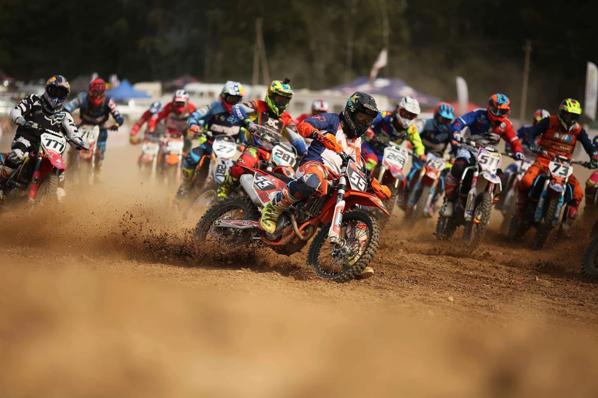 Motokroso sezono finiše – atkaklios kovos su pasaulio čempionato dalyviais