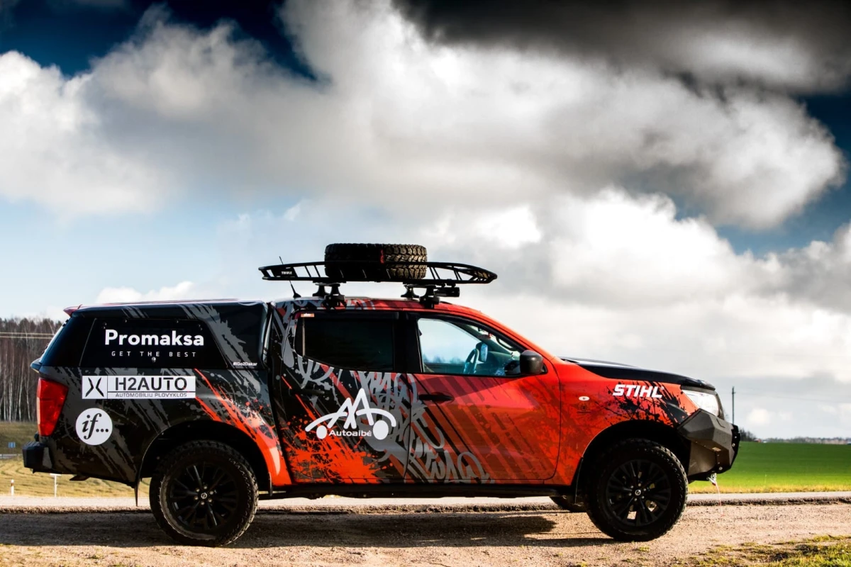 iGo2Dakar Nissan Navara 1