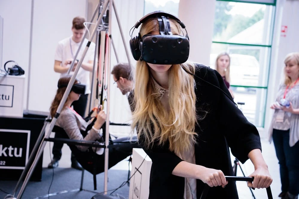 Kaip virtualioji realybė sprendžia tikras problemas