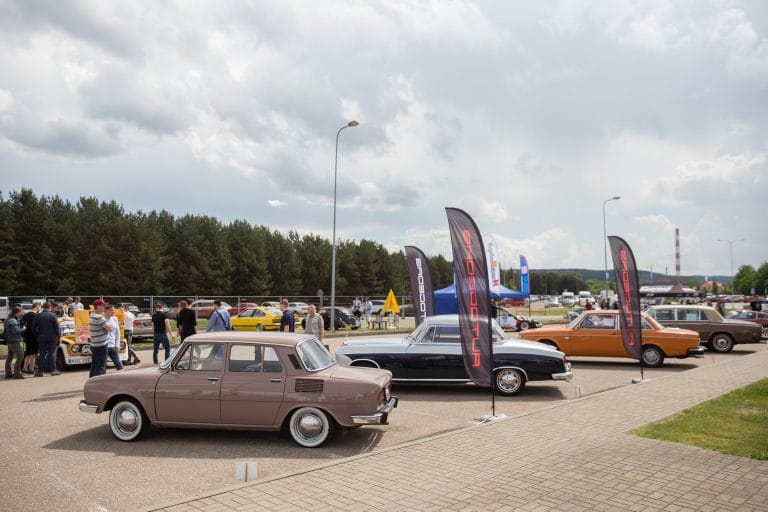 autobazar18istoriniaiautomobiliai2