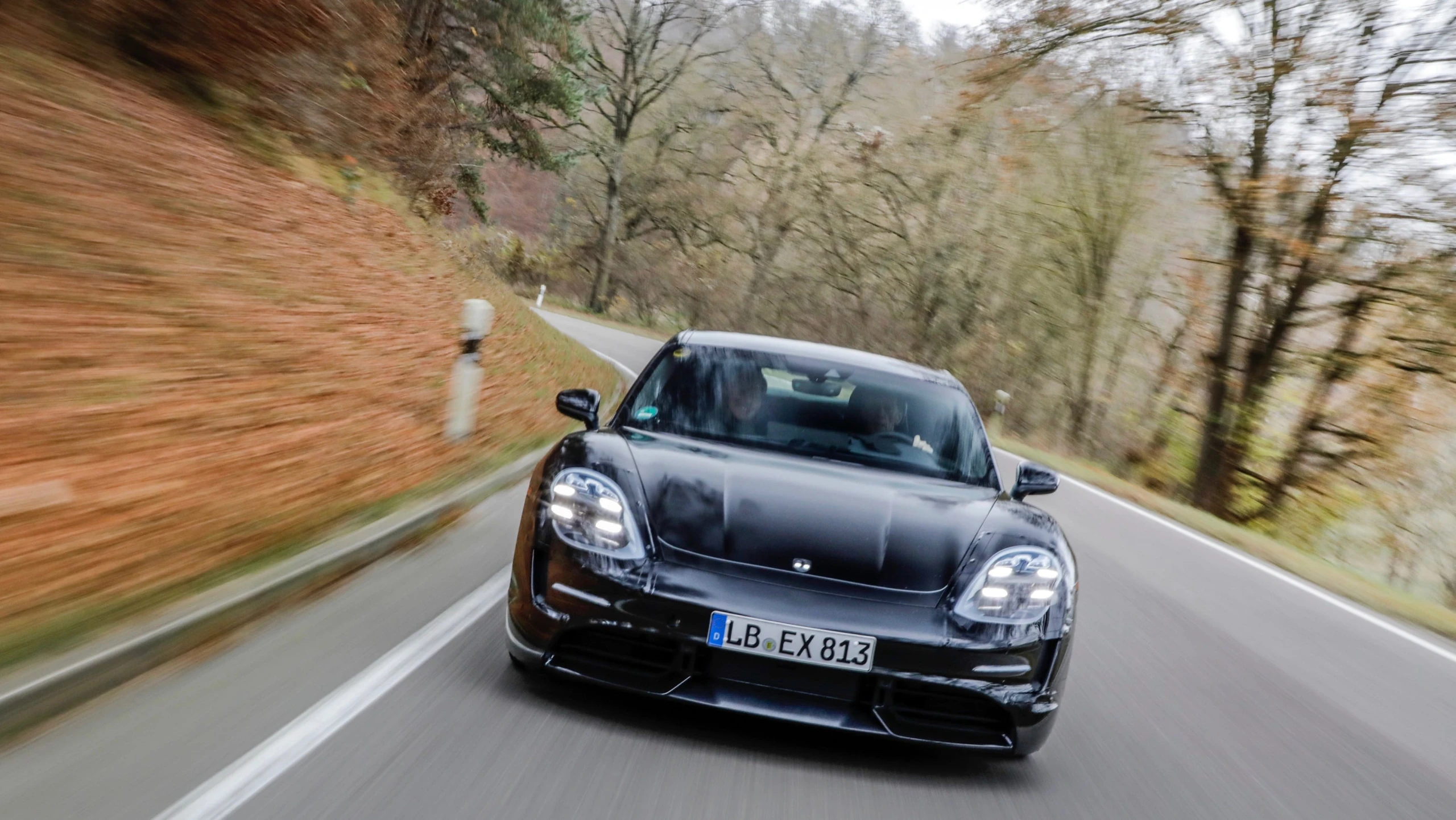Elektromobilis „Porsche Taycan“ išbandytas net 30 šalių