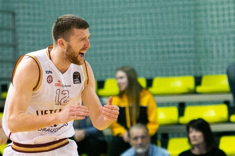 rungtyniu akimirka 5cdd8da83b464