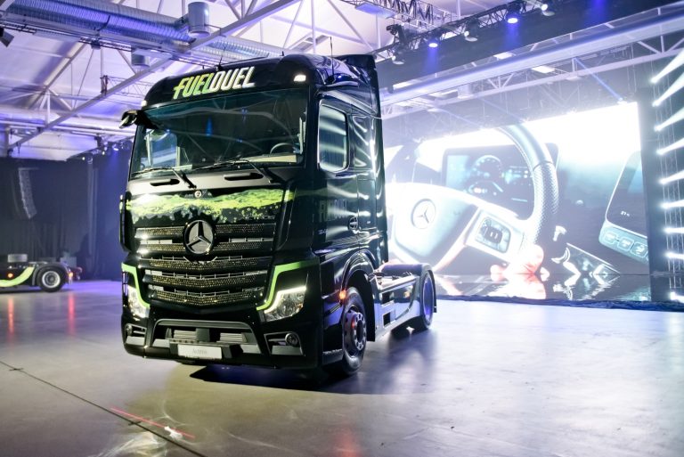 Lietuvoje pristatyta naujoji sunkvežimių pasaulio žvaigždė – „Mercedes-Benz Actros“