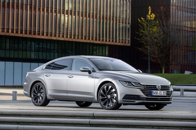 „Volkswagen“ plečia „Arteon“ gamą: Lietuvai pristatyta naujoji „Elegance“ versija