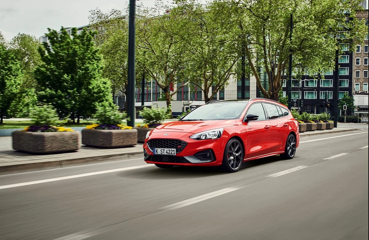 Subalansuotas: naujasis „Ford Focus ST“ išplėtė „karštojo hečbeko“ sąvoką