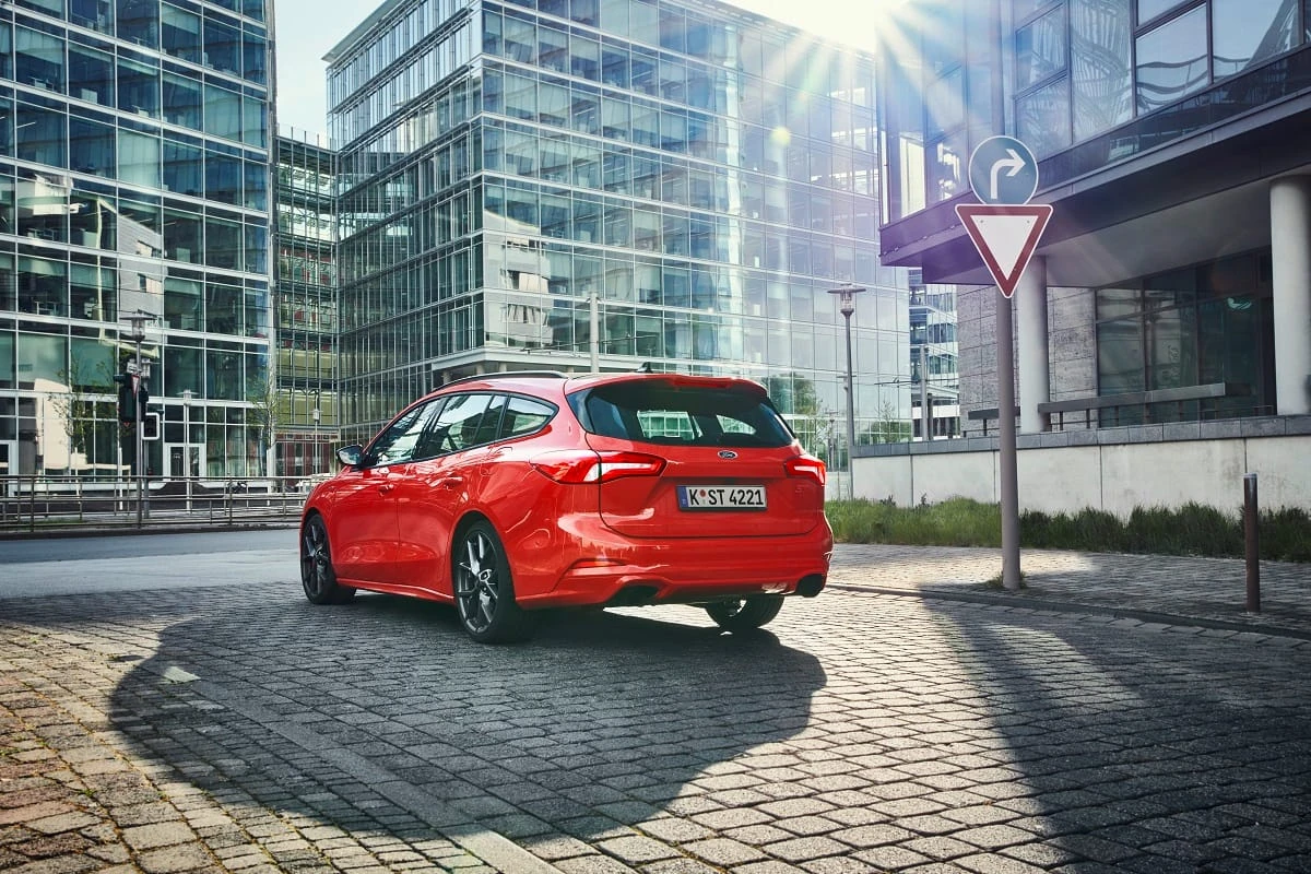 Subalansuotas: naujasis „Ford Focus ST“ išplėtė „karštojo hečbeko“ sąvoką