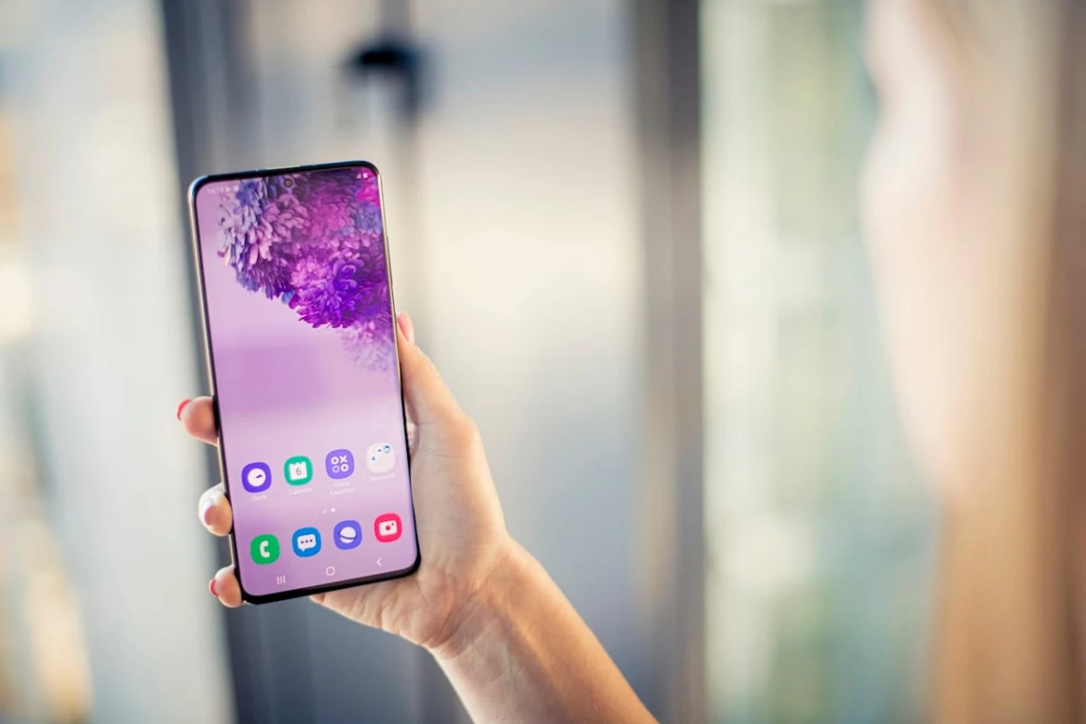 PristatytanaujausiuSamsungGalaxyS20telefonuserija 8