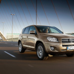 3 kartos Toyota RAV4